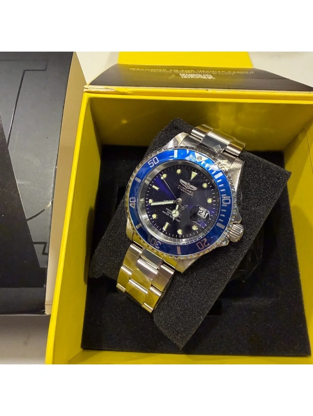 Invicta Mens Pro Diver Series Blue and Stainless Steel Watch NEW